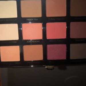 Too faced just peachy eyeshadow palette